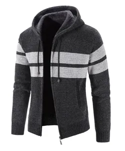 Herren gefütterte Kapuze Strickjacke Detailansicht, Reißverschluss, stilvolles Streifendesign.