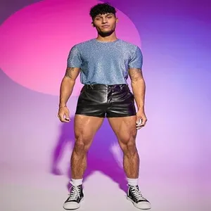Pantaloncini di pelle nera da uomo stile performance streetwear moda immagine principale
