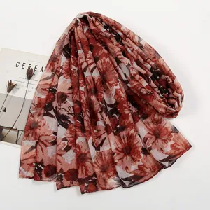 Donna sciarpa lunga con stampa floreale, elegante accessorio moda voile per viaggi o uso.
