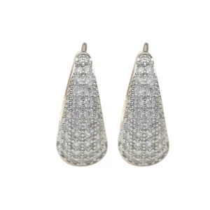 Elegante U-förmige Creolen aus Kupfer mit Pavé-Zirkonia für einen luxuriösen Look