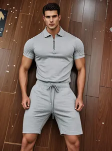 Completo sportivo estivo da uomo polo casual e pantaloncini grigi vestiti comodi