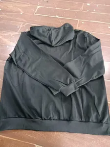 Plain solid color hooded sweatshirt, comfortable long sleeve casual hoodie for daily wear and sport.