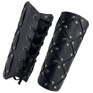Polsini in Pelle Medievale Cavalieri Cosplay Bracciali con Borchie Protezione Polso