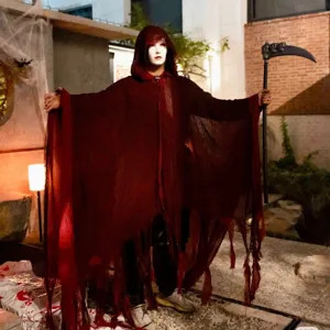 Halloween costume de faucheur adulte cape rouge capuche en haillons avec masque et faux.