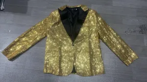 Elegante chaqueta de blazer con lentejuelas doradas para hombre solapa negra fiesta