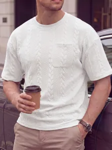 Heren gestructureerd kort mouw crewneck t-shirt met stijlvol borstzakje detail.