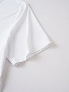 Men's solid white short sleeve t-shirt sleeve detail, soft fabric and neat stitching.