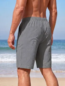 Detailansicht Herren graue lässige Strandshorts, atmungsaktive einfarbige Sommer Sommerhose.