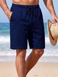 Herren dunkelblaue casual Strandshorts Detail, atmungsaktives Material mit Kordelzug.