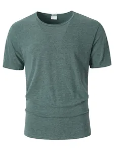 Maglietta uomo a maniche corte girocollo tinta unita verde, top basic comodo e casual.