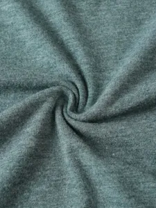 Dettaglio tessuto t-shirt unicolore, materiale in maglia morbido e traspirante per casual.