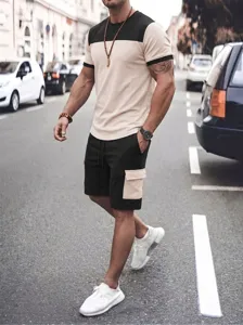 Vista dettaglio set estivo uomo t-shirt manica corta bicolore e pantaloncini cargo.