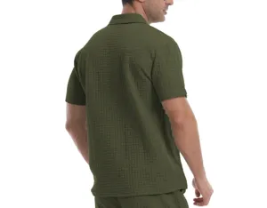Herren Waffelstrick Kurzarm Freizeithemd Set, bequeme einfarbige Alltagsmode Detailansicht.
