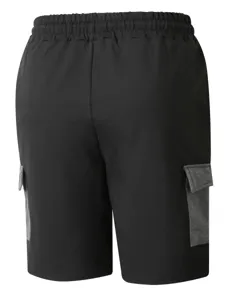 Pantaloncini cargo neri casual con tasche grigie a contrasto e comoda vita elastica.