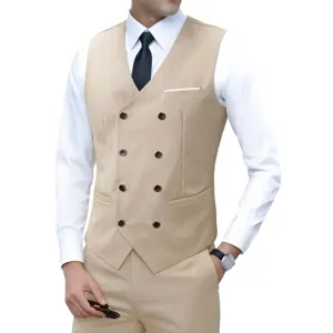 Detail van slim-fit dubbelrijige heren kostuumvest met metalen knopen en nette snit.