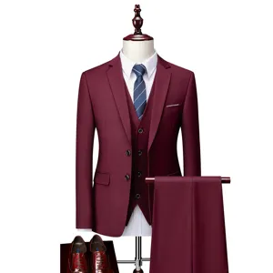 Andriko koustoumi bordeaux 3 temachia slim fit gamos epangelmatiko smoking sakaki omorfo.