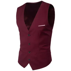 Gilet de costume slim pour homme en bordeaux, vue détaillée du design simple.