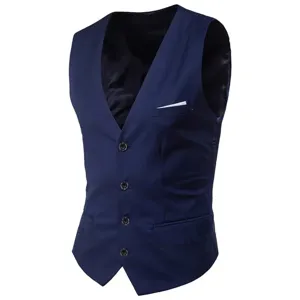 Vue rapprochée détaillée du gilet de costume homme bleu marine ajusté avec col en V et boutons.