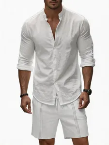 Set casual da uomo in lino camicia a maniche lunghe e pantaloncini, abbigliamento estivo traspirante.