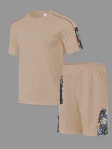 Ensemble décontracté pour homme t-shirt manches courtes beige et short imprimé stylé.