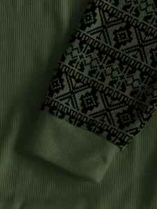 T-shirt manches longues gaufre homme detail vert fonce motif geometrique haut casual