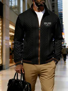 Vue détaillée de la veste zippée pour homme en tricot col montant avec motif texturé élégant.