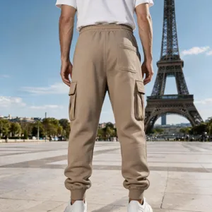 Men's fleece-lined cargo sweatpants, loose fit winter jogger pants with pockets.