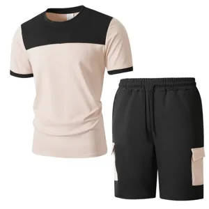 Set estivo da uomo casual con t-shirt a maniche corte color-block e pantaloncini cargo