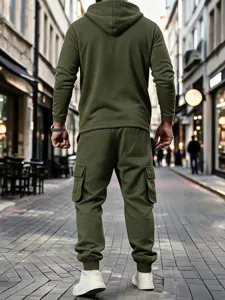 Men fleece-lined thermal cargo hoodie sweatpants set, autumn winter casual street style detail view.