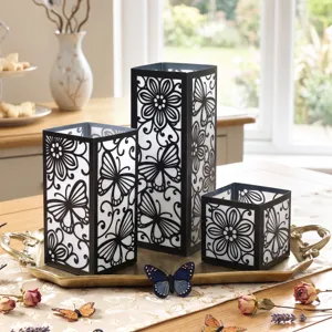 Juego de tres pantallas decorativas de PVC con motivos de mariposas y flores