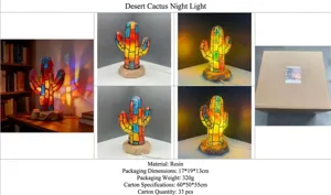 Detailansicht der bunten Mosaik-Kaktus-Nachtlampe mit Maßen und Gewicht.