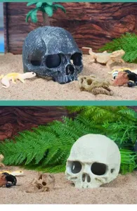 Vista de detalle de la cueva para reptiles con forma de calavera en un terrario de arena