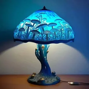 Élégante lampe de table champignon bleue avec un design de base botanique complexe pour la maison