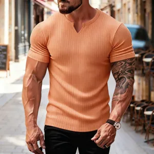 T-shirt da uomo a maniche corte a costine tinta unita con scollo a V, vestibilità slim.