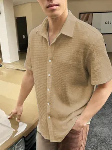 Men's textured short-sleeve casual shirt, lapel button-down summer top in khaki color.
