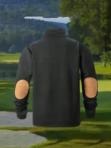 Achteraanzicht van heren gebreide truien met elleboogpatches voor outdoor sportactiviteiten.