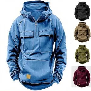Herren Vintage Kapuzenpullover mit Halb-Reißverschluss und praktischen Taschen sowie Patch.