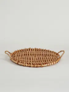 Natürlicher geflochtener Rattan-Ovaltablett mit Griffen für Snacks, Obst und Brot zu Hause.