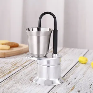 Mini cafetière moka portable en alliage d'aluminium 50ml, vue détaillée espresso.
