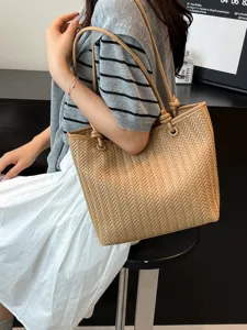 Casual stylish woven tote bag for women, versatile large capacity shoulder bag for autumn season.