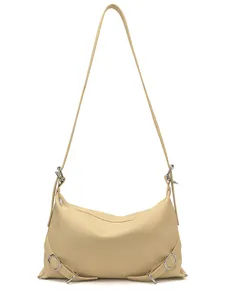 Élégant sac porté épaule minimaliste beige pour femme, sac à main chic quotidien.