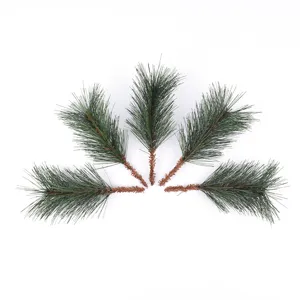 Set realistische kunstmatige groene dennennaalden voor doe-het-zelf kerstdecoratie