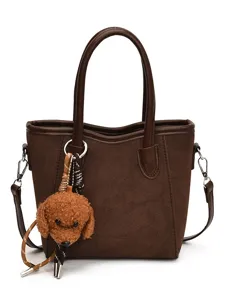 Braune Wildleder Tote Bag im koreanischen Stil mit niedlichem Pudel Anhänger Handtasche.
