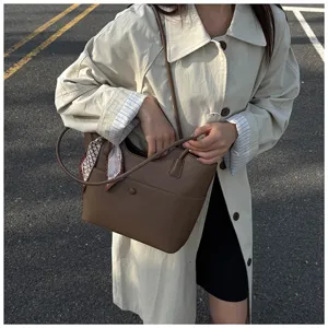 Women's large capacity brown PU leather shoulder tote bag casual autumn commuter chic purse