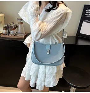 French vintage underarm bag for women, stylish spring saddle bag, versatile commuting shoulder bag.