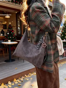 Stylish retro women's shoulder crossbody bag, large capacity daily minimalist commuting hobo bag.