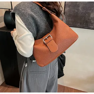 Brown Pleated Shoulder Bag Belt Buckle Retro Commuter Hobo Bag Large Capacity Style