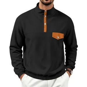 Sudadera de hombre con cuello alzado de contraste y bolsillo de botones, otoño casual.