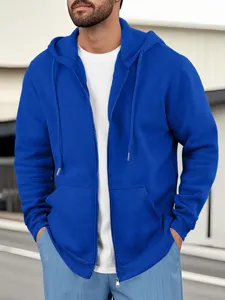 Vista di dettaglio della felpa con cappuccio blu da uomo con zip intera e tasche a marsupio.