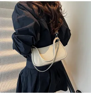 Woven crossbody shoulder bag with chain strap, stylish daily casual bag detail view